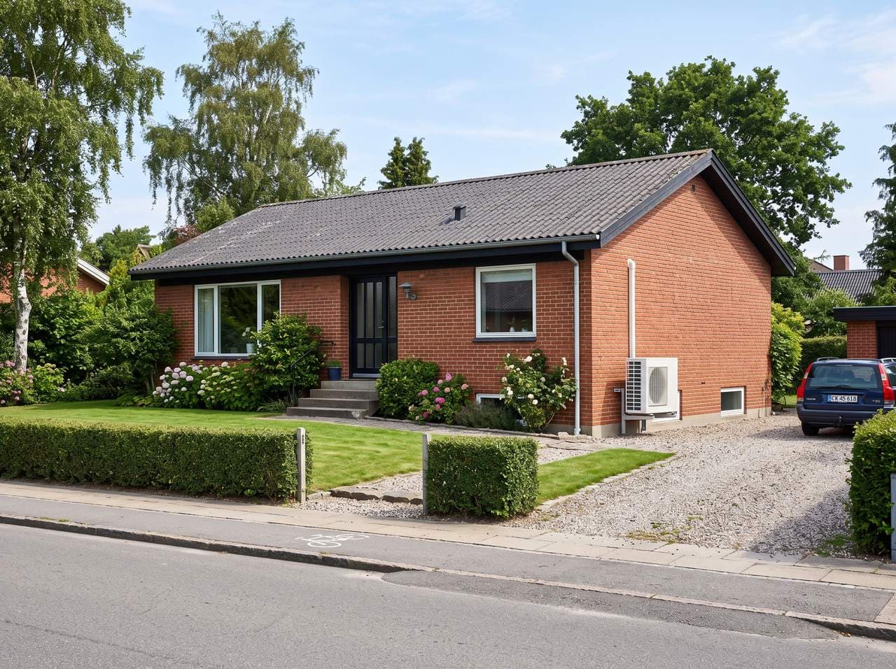 Luft til luft varmepumpe monteret på hus — Gilleleje, Nordsjælland